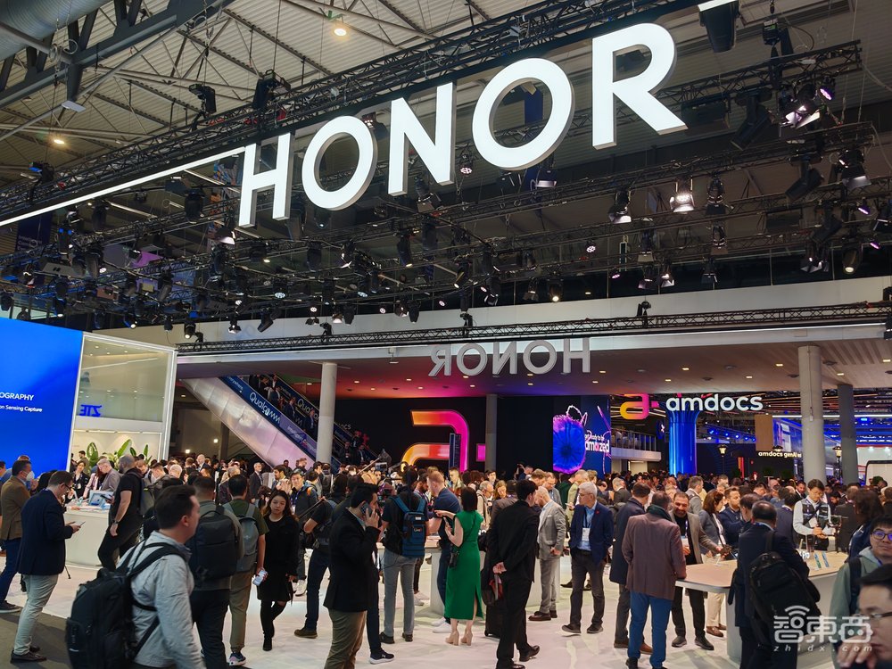 中国硬科技霸场MWC!小米SU7出征,华为搞大事,AI炸了芯片窝