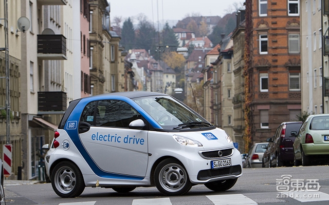 智车之路 | 奔驰“认怂”自动驾驶背后