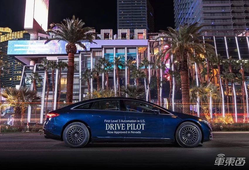 奔驰加速智能化转型：打造专属操作系统，谷歌多款产品上车