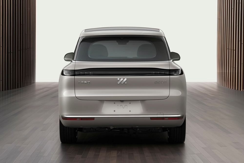 华为系连上三款车，特斯拉两大车型更新！7月工信部车展重磅新车解读