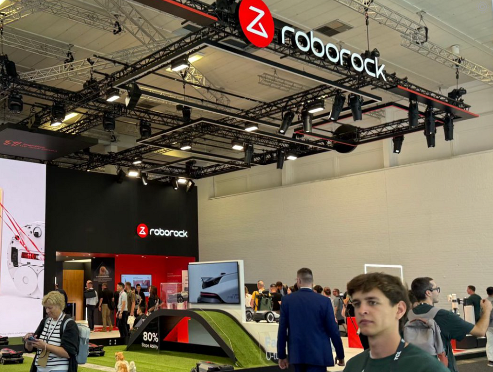 暴走IFA展会带来八大看点！宇树机器人表演秀翻老外，国产AI眼镜攻陷欧洲，“电动老头乐”也来了