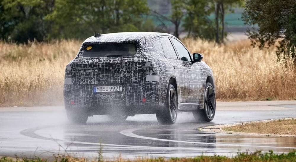 宝马新世代iX3即将发布!全新内外饰设计,上车鸿蒙系统+Deepseek