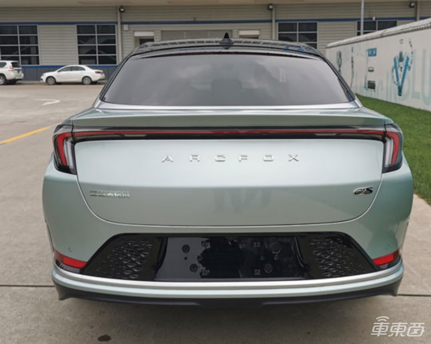 华为打响下半年新车第一枪!问界M7改款,阿维塔首款轿车曝光