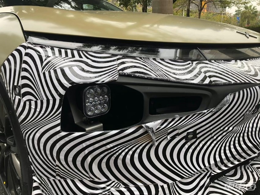 来,提前看一下新款小鹏P7