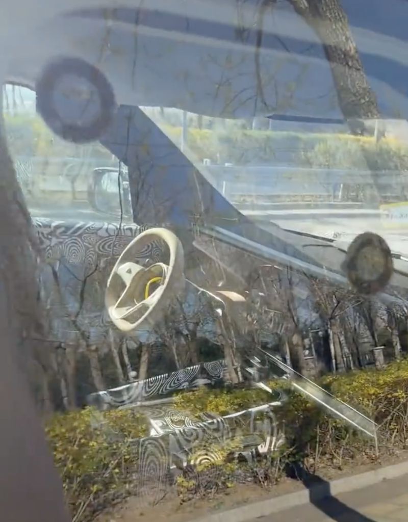 “鸿蒙智行版路虎”要来了！疑似首款方盒子车谍照曝光，或秋季上市