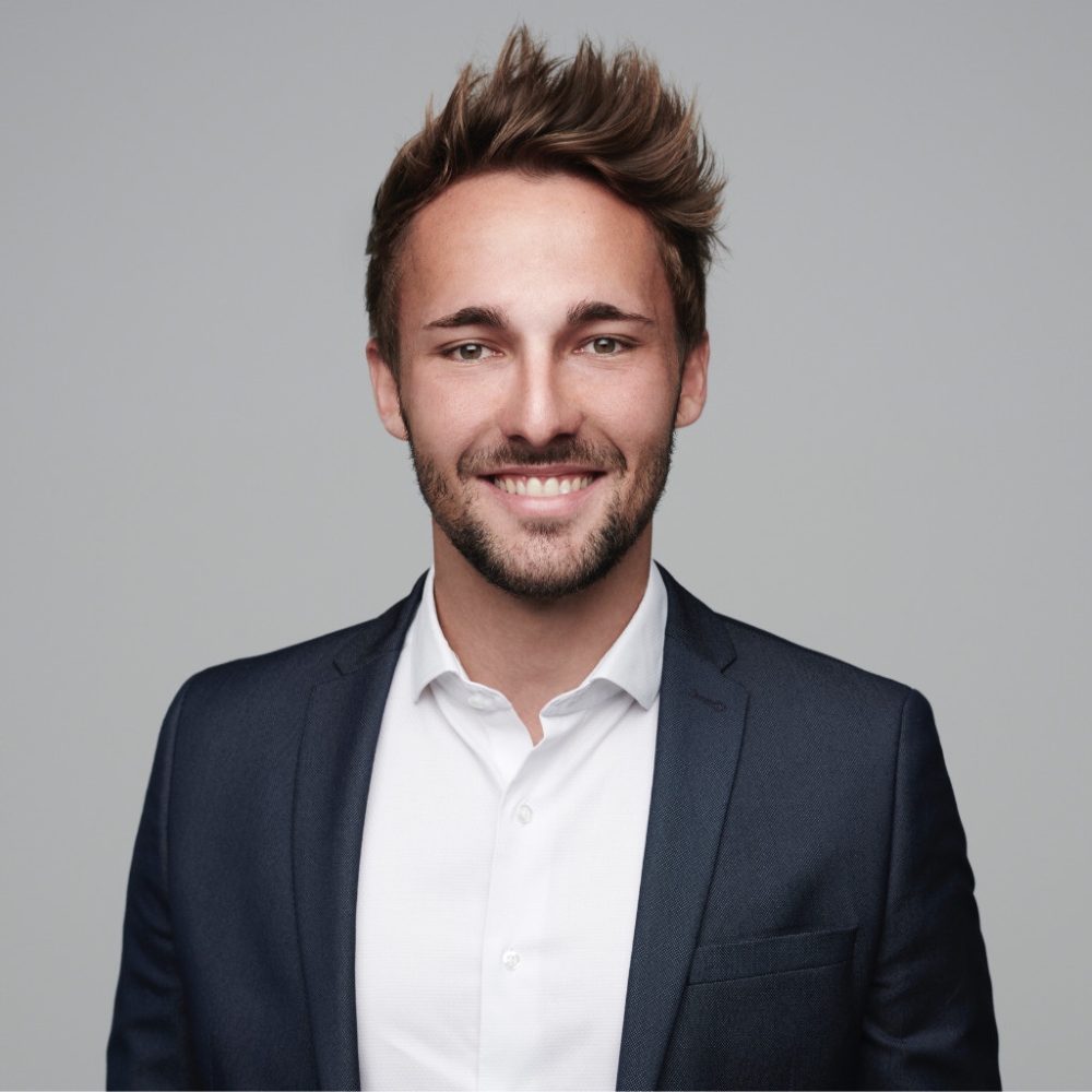 小米疯狂从特斯拉挖人！一周内6大高管被传入职小米