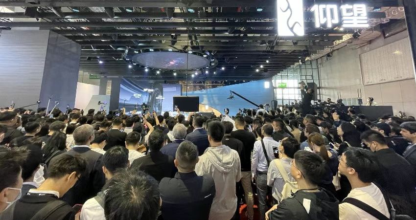 国产车风头盖过洋品牌!2023上海车展十大必看智能电动汽车