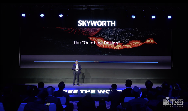 创维推大屏OLED和8K液晶电视:OLED屏薄如半个iPhone 11,8K机售价将近四万!