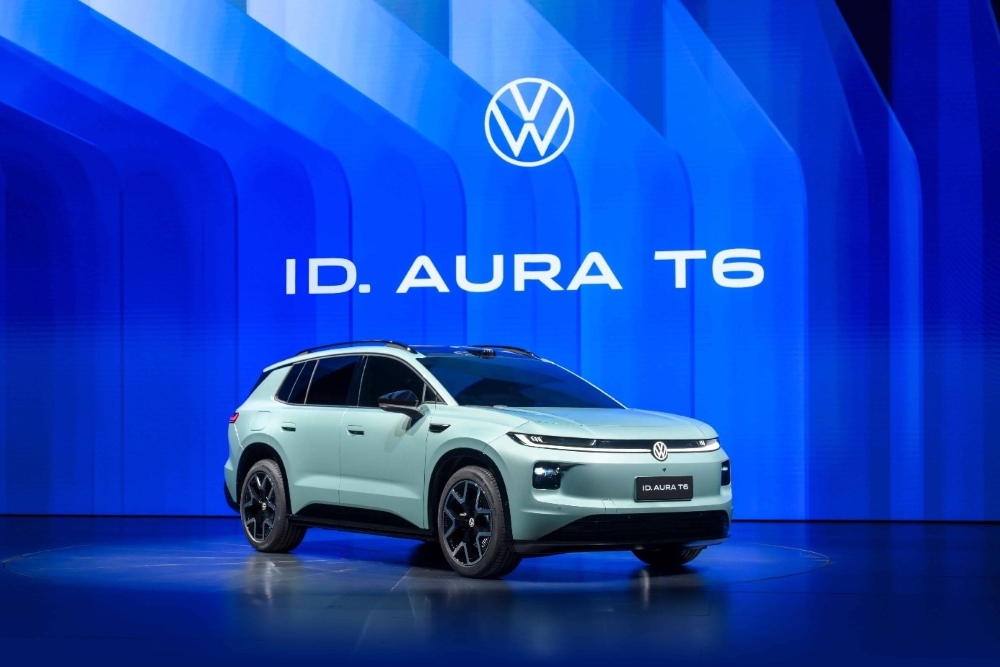 大众集团四车全球首秀！今年将推超20款新能源车型，发布“全域智能体AI”路线图