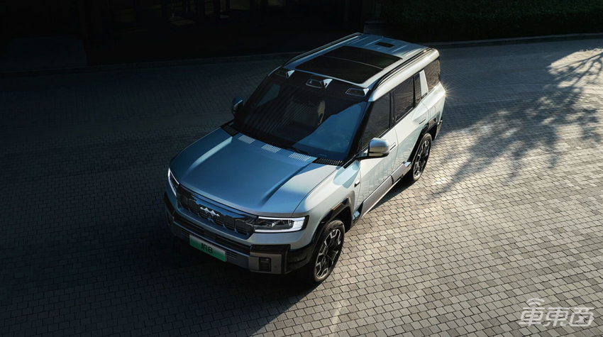 方程豹豹8首发支持华为 Mate XT 手机UWB车钥匙功能