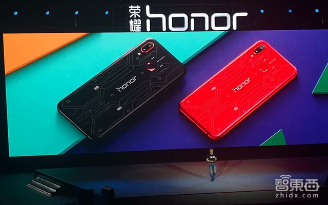 华为推图像加速技术GPU Turbo 首发机荣耀play正面PK游戏手机