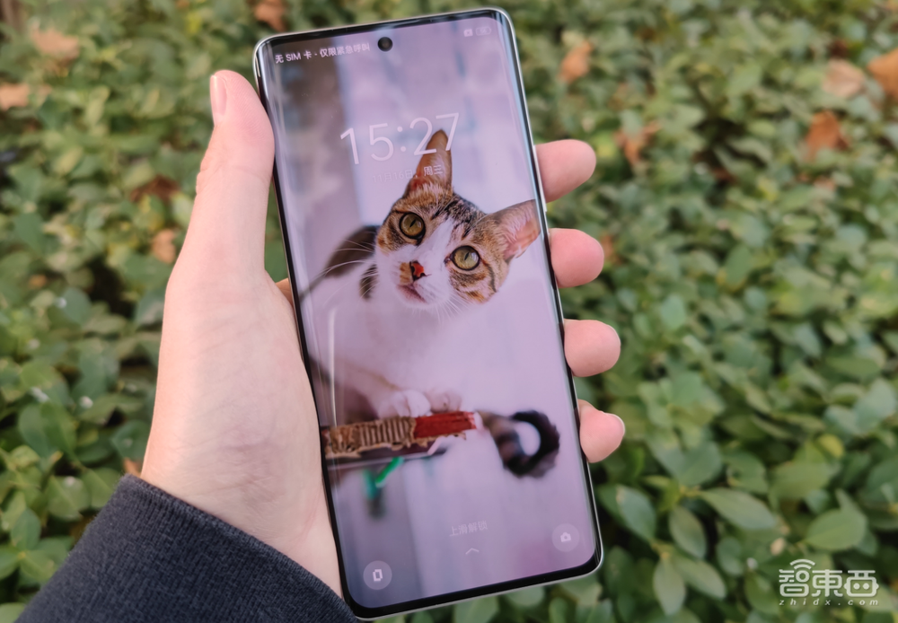 realme数字旗舰首次回国,首发体验“超大杯”,屏幕、拍照亮眼