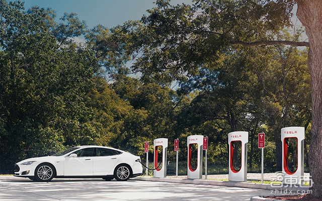 特斯拉开发电动无人卡车 竟然是为了修充电桩