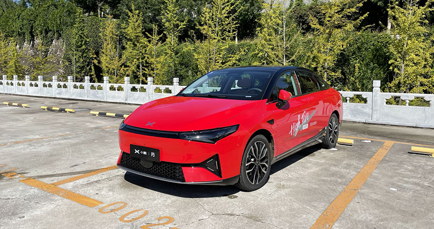 试驾小鹏P5：能“装”又好玩，还能成为移动大床房