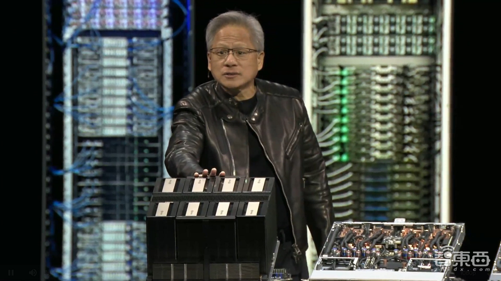 900倍性能飙涨!英伟达放出算力猛兽,黄仁勋GTC现场开炮,拿下DeepSeek推理世界纪录