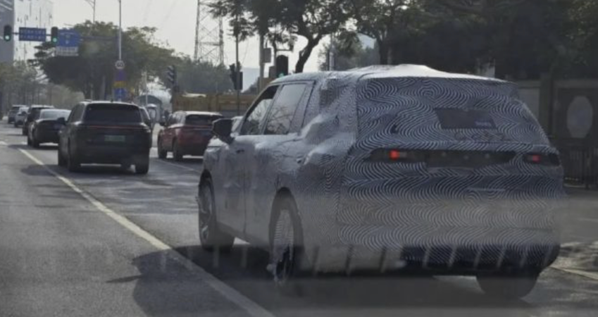 小鹏增程车谍照曝光！传车长5米1续航1400km，最快四季度量产