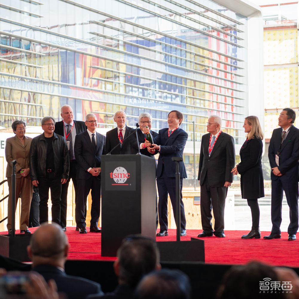 台积电美国工厂历史性一幕