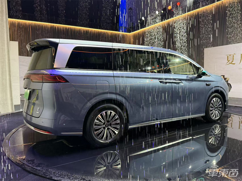 比亚迪夏24.98万起售!标配高阶智驾,续航破1000公里