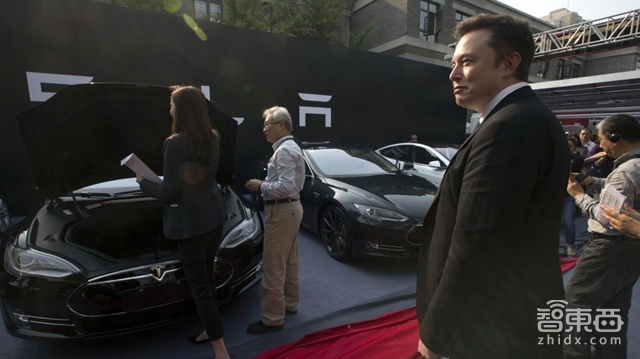 智东西晚报:小米发分体电视 坚果推文青版