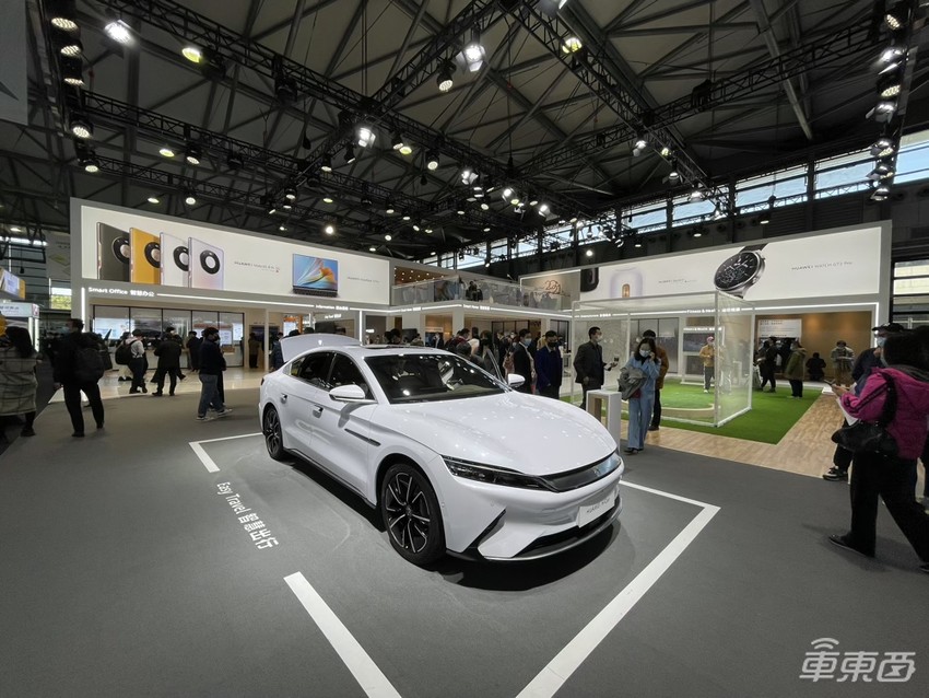MWC上海汽车科技:华为HiCar叫板苹果CarPlay,高通汽车芯片火遍全场