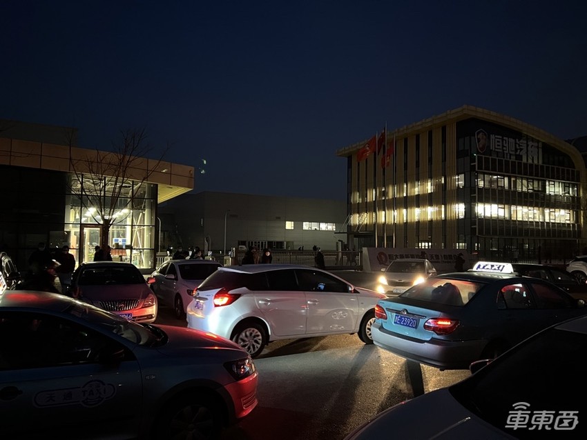 独家探访恒大汽车工厂：恒驰5已下线，上千员工奋力保量产