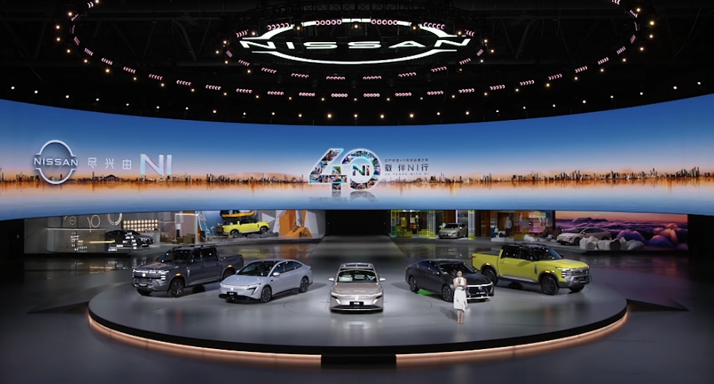 油车首搭华为鸿蒙座舱！日产中国庆生40年，甩出三款新车，补全插混拼图