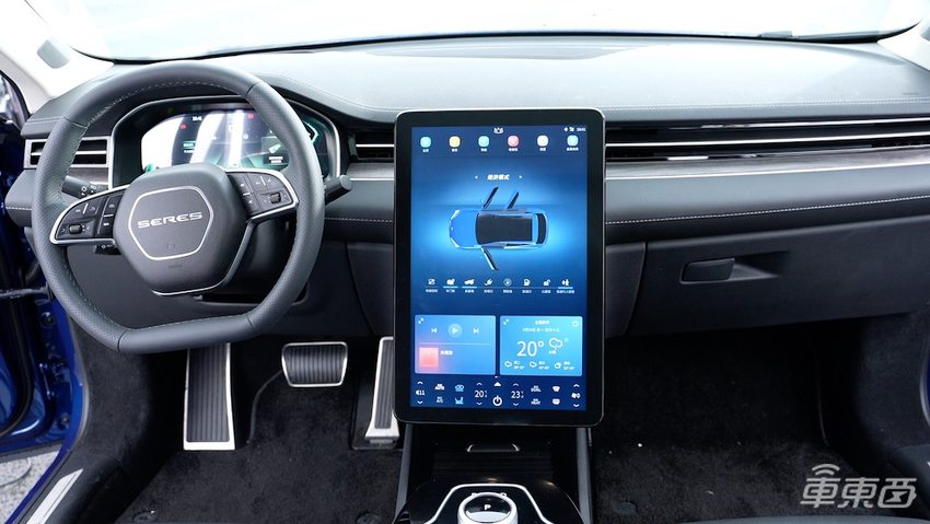 重庆试驾华为版增程电动车:动力不输百万级跑车,华为音响上档次