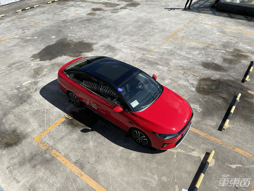 试驾小鹏P5:能“装”又好玩,还能成为移动大床房