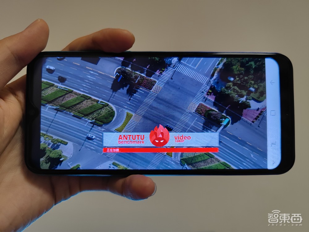 iPhone 13只要548元?暴力拆解山寨机,芯片竟是7年前的货