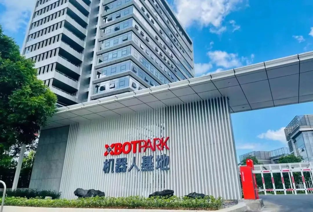 大疆教父李泽湘和他的机器人军团