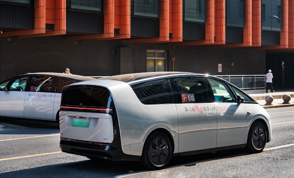 理想回应一切!首曝自研芯片、舆情防御、新车计划,李想定下8大重点