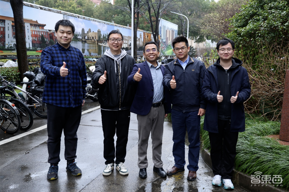 全球二维芯片重大突破!“豆腐雕花”级难度,中国团队搞定了