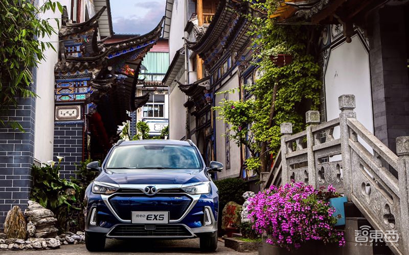 北汽新能源旗艦SUV上市 續(xù)航415公里17萬起售