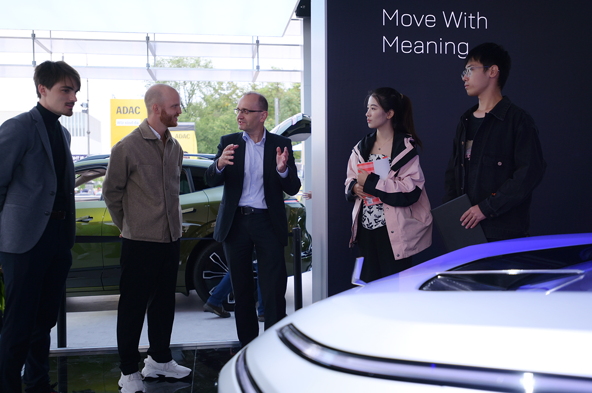 国王广场的东方能量：慕尼黑阿维塔外展区探秘