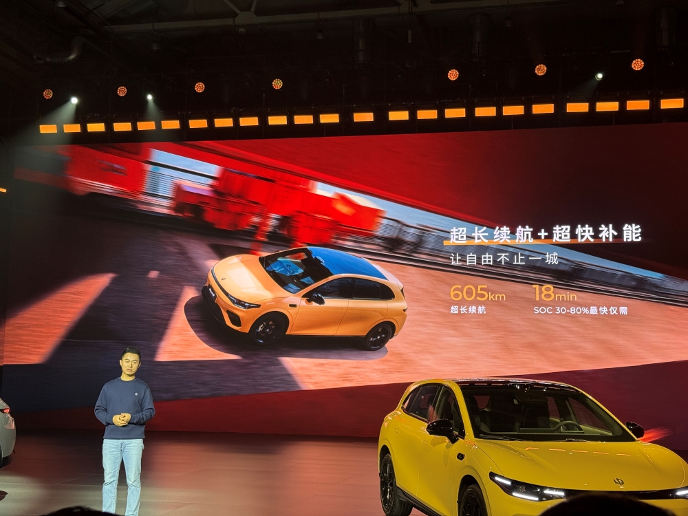 预售10.58万元起！零跑电动小钢炮Lafa5来了，上车端到端大模型