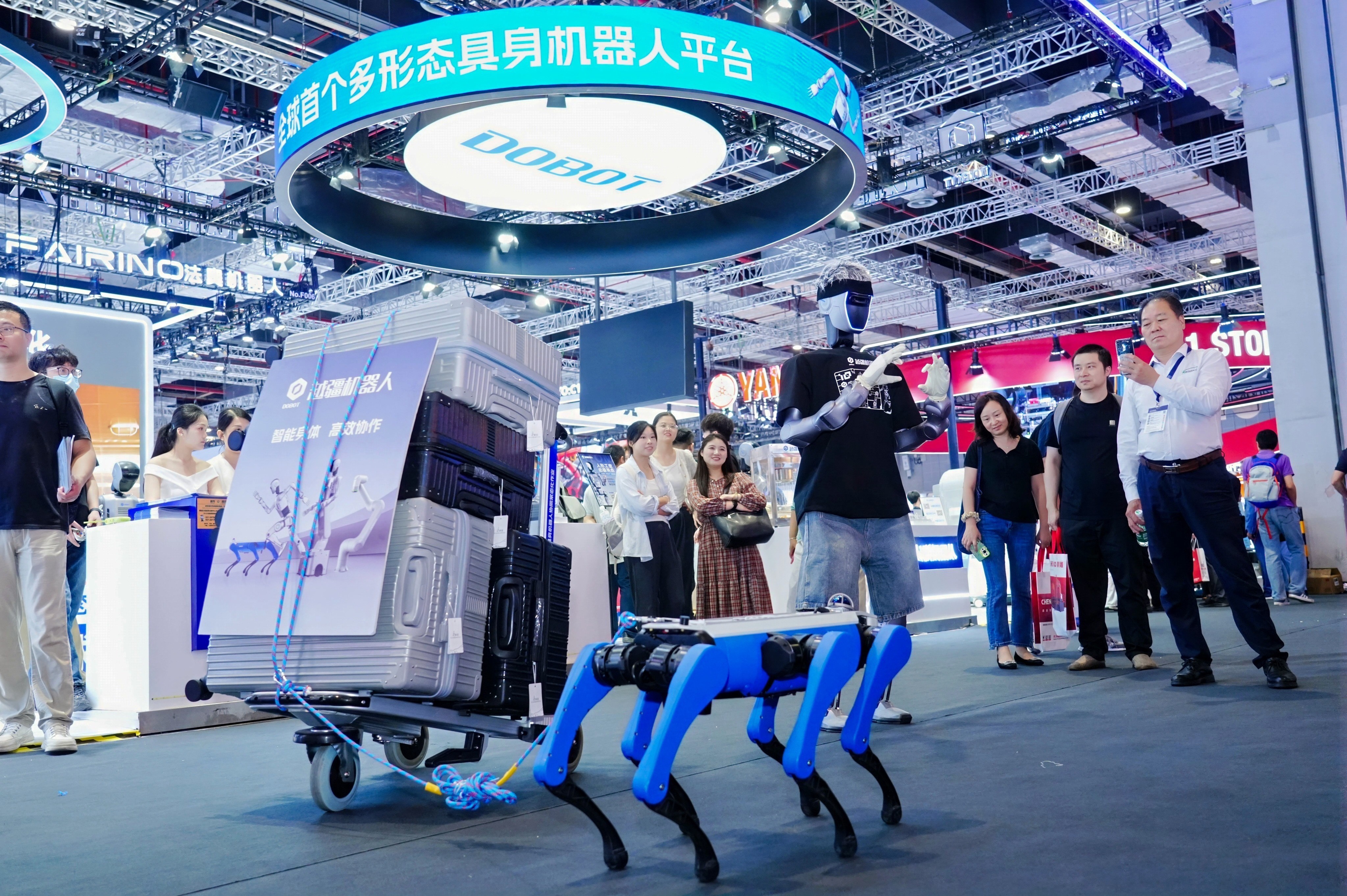 全球首个多形态具身智能机器人平台来了！越疆率先打开具身工业时代大门