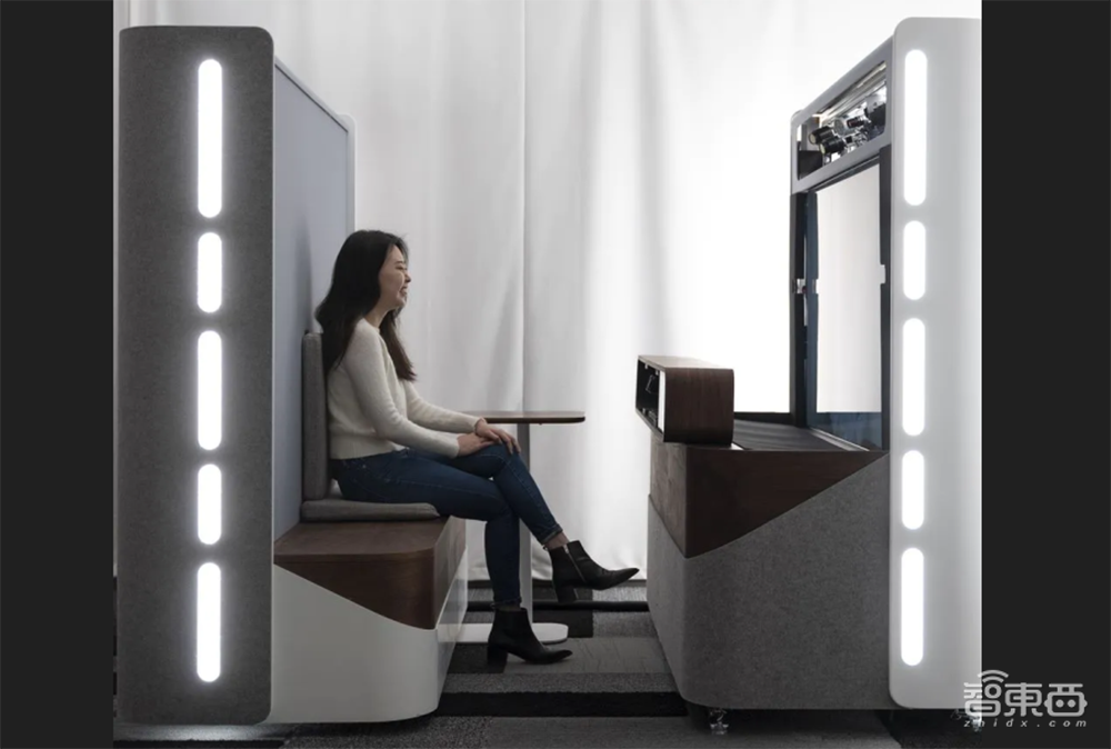 谷歌造出超酷“魔镜”:真人全息投影,宛如面对面聊天,要颠覆视频通话方式!