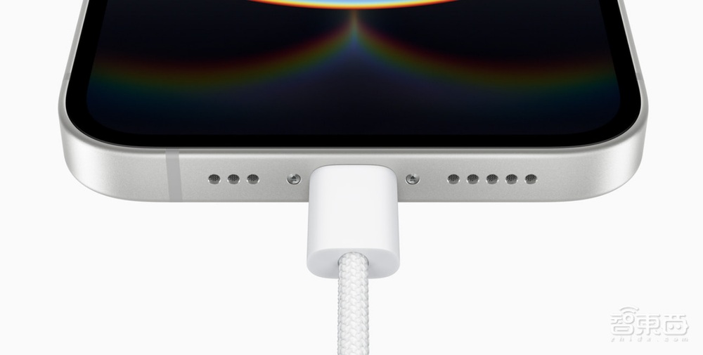 苹果上架iPhone 16e!首发憋了6年的大招,起步便宜1500