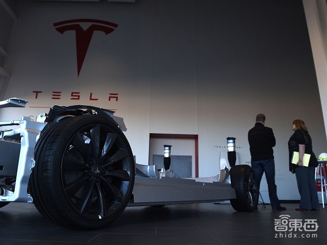 走进特斯拉Gigafactory电池工厂 马斯克的秘密武器