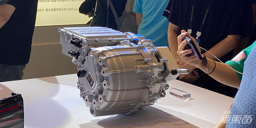 零跑纯电SUV上市:续航610公里标配L2,要做半价Model Y