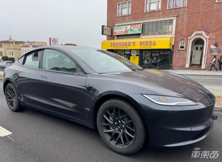 特斯拉Model 3测试车加州被拍!新增多个摄像头,或为Robotaxi测试