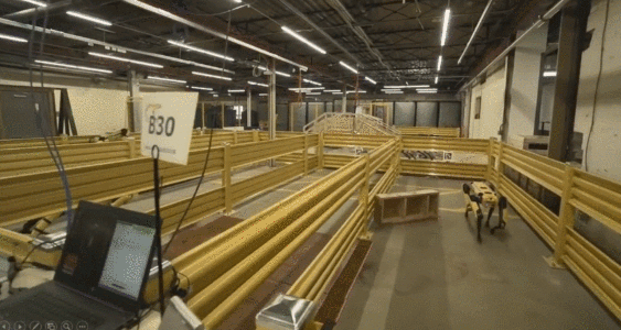 波士顿动力SpotMini量产版首秀!新皮肤、无死角摄像头,首批将造100台