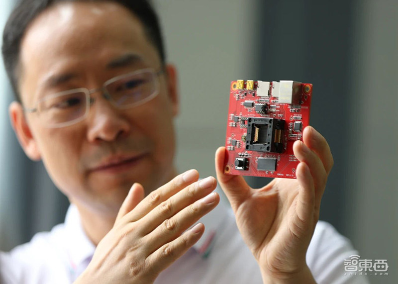 国科大本科生带“芯”毕业！9个月设计出64位RISC-V处理器芯片