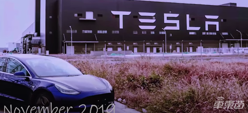 特斯拉上海工厂航拍：上百辆新车待运 每天造千台Model Y