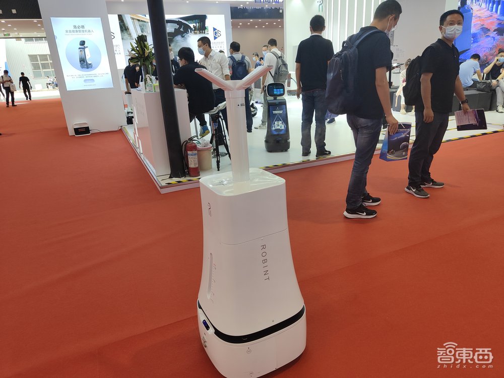 机器人“春晚”开幕，机器狗扎堆PK，揭秘六大类亮点机器人