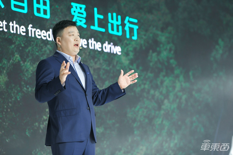 爱驰汽车数字伙伴App首发 车主可通过App生成个性化AI助手