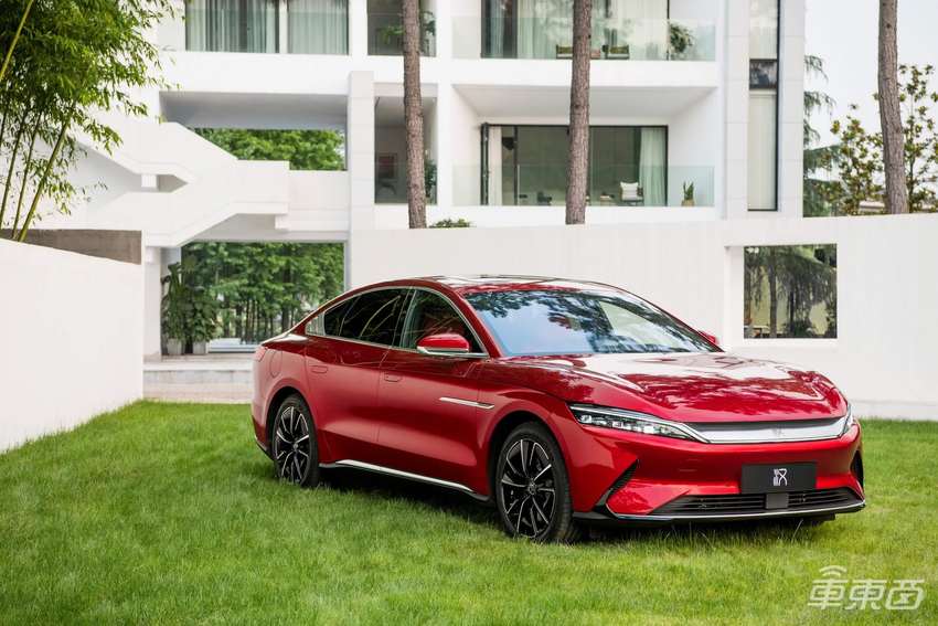 国内车企崛起！比亚迪11月销量超越大众，成国内最畅销品牌