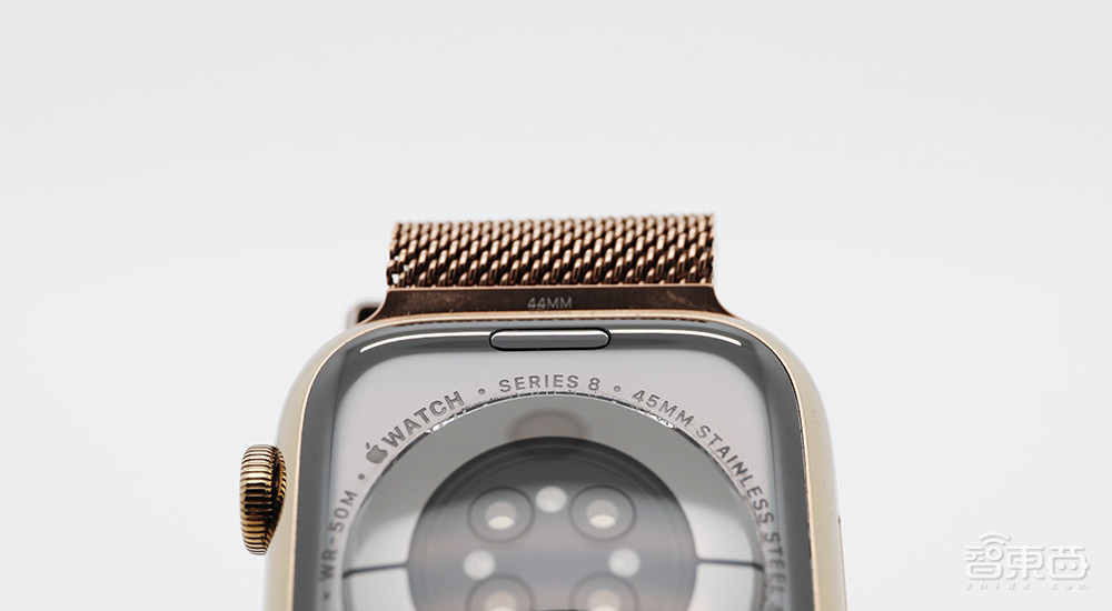 当Apple Watch走到第八代,已是一个腕上苹果小宇宙