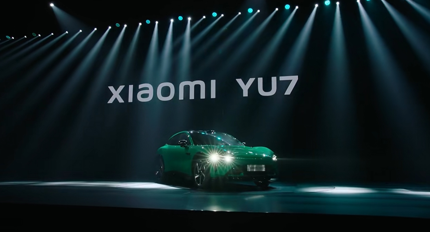 3分钟大定20万台！小米YU7杀疯了，25.35万开卖挑战Model Y