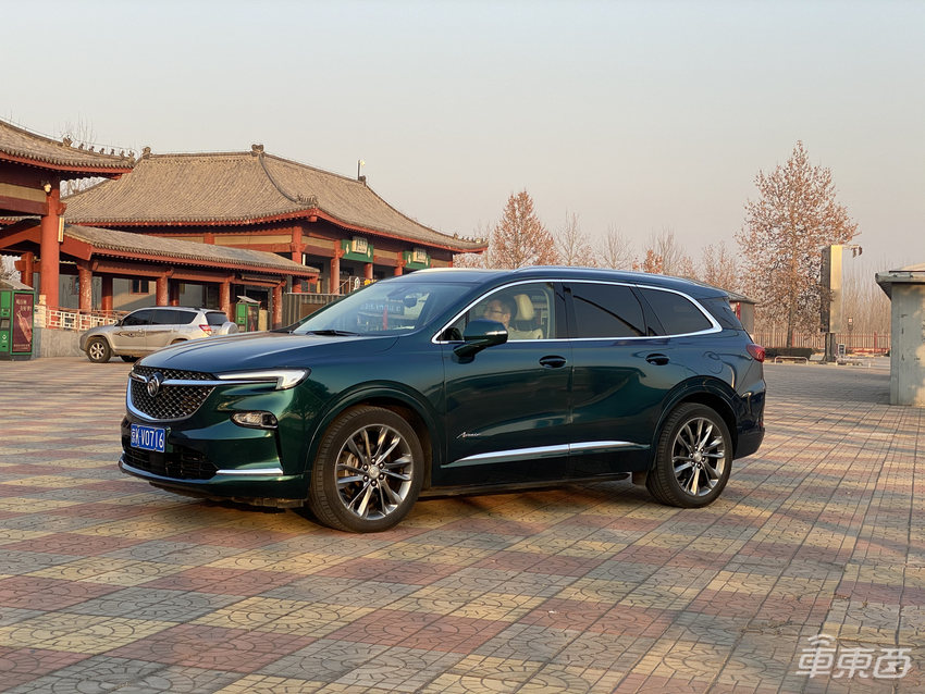 试驾别克旗舰SUV昂科旗 又大又好开,质感直追豪华车